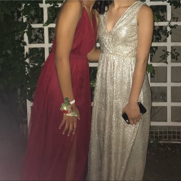 Gorgeous burgundy dress - Picture 5 of 5